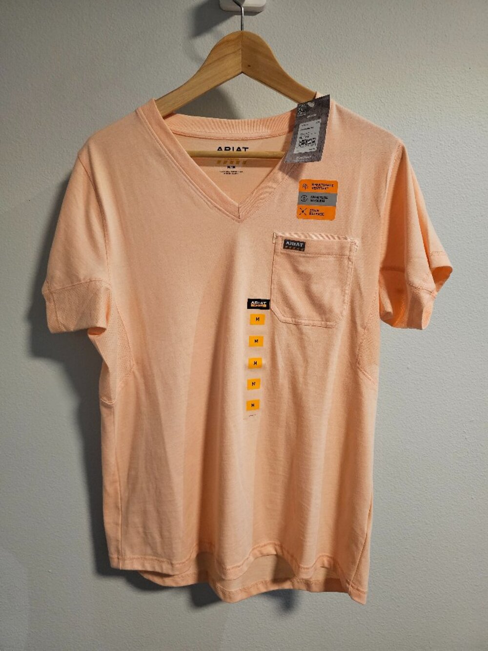 Women's Medium V neck Ariat Rebar breathable shirt